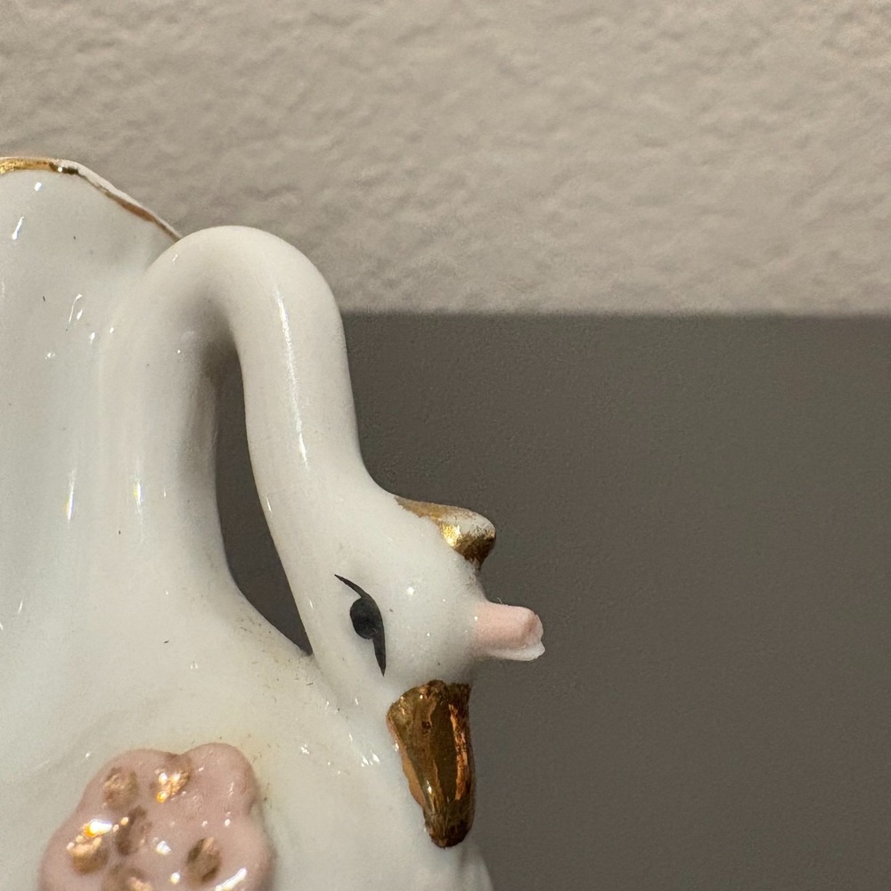 Royal Japan Vintage Salt & Pepper Shaker Set - Picture 10 of 10